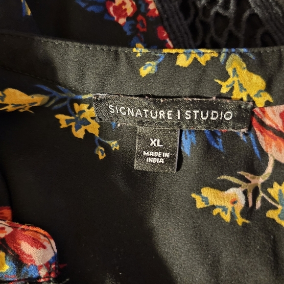 Signature Studio Black Top with Red and Yellow Floral Pattern - Picture 2 of 5